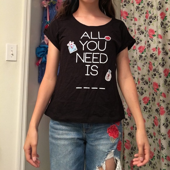 NWOT “All You Need Is Love” Girls’ Graphic Tee - Picture 4 of 4